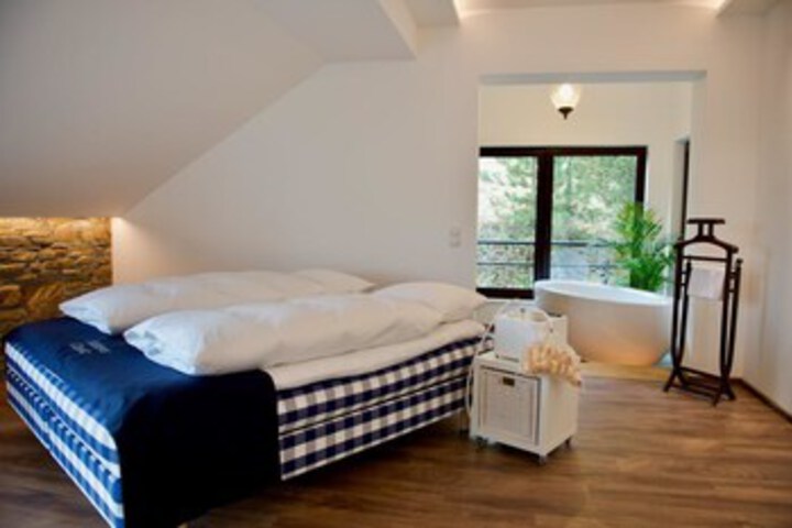 Room 16 of 23