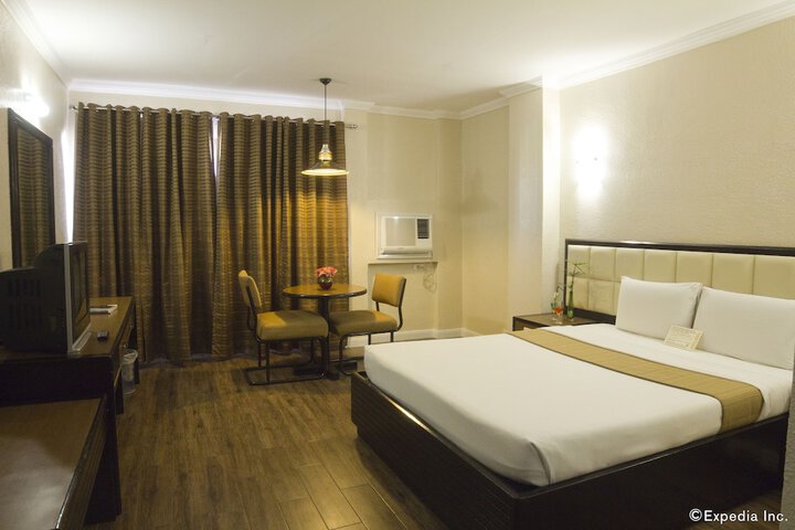 Room 11 of 26