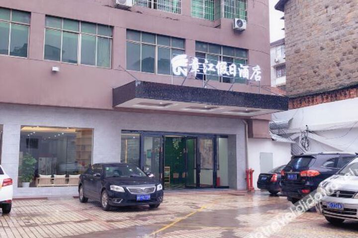 Hotel 7 of 34