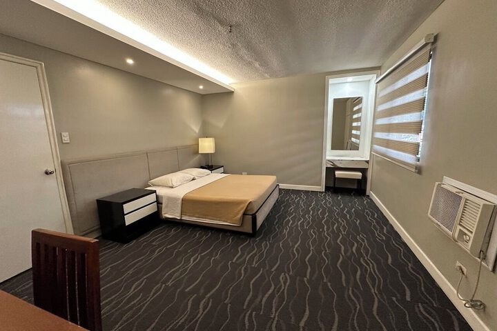 Room 6 of 29