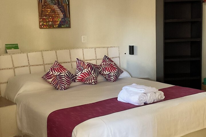 Room 21 of 102