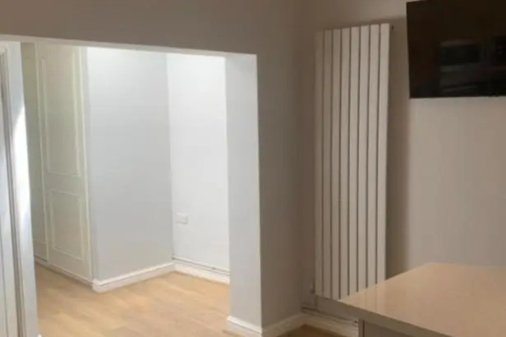Room 3 of 9