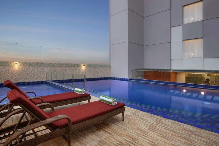 Pool Hotel