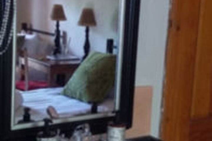 Room 3 of 27