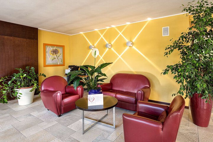 Hotel Lobby