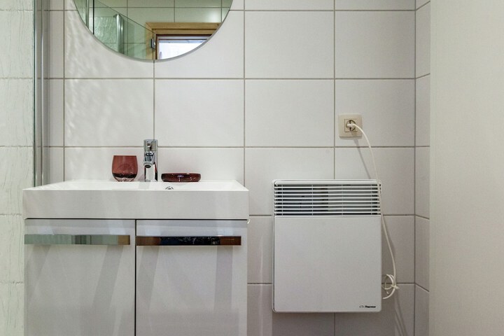 Room 25 of 53