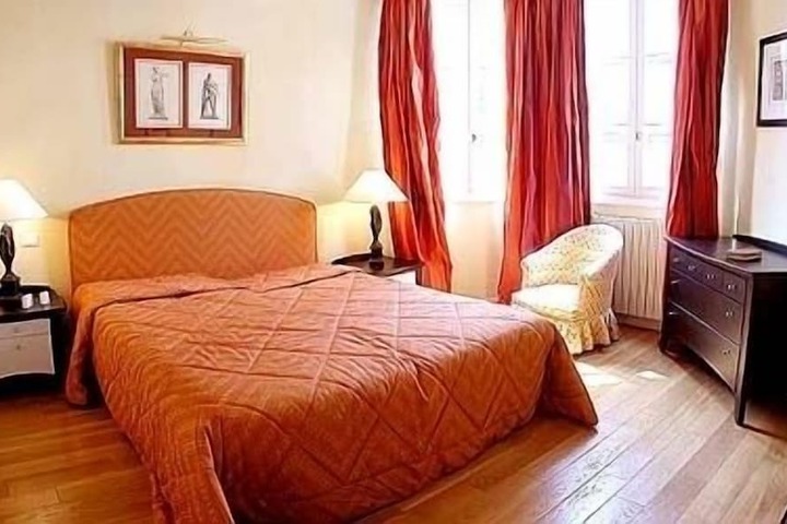Room 7 of 38