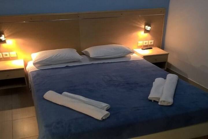 Room 3 of 7