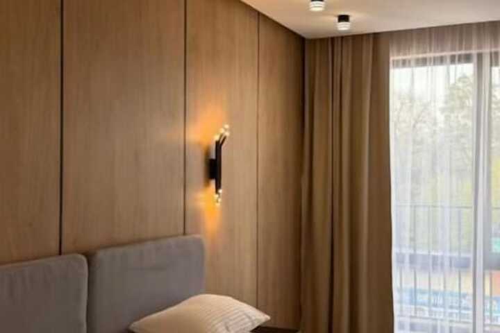 Room 11 of 33