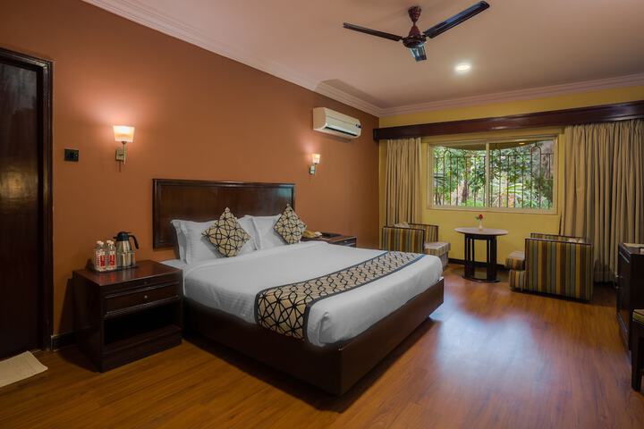 Room 4 of 20