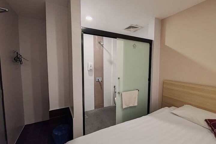 Room 26 of 48