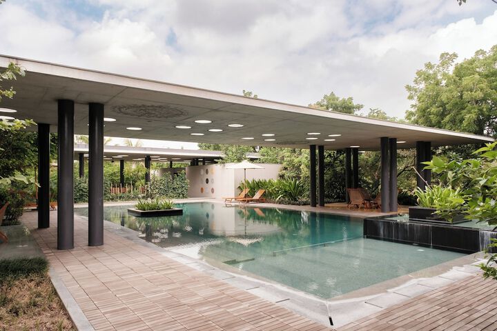 Pool 16 of 42
