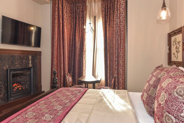 Room 4 of 69