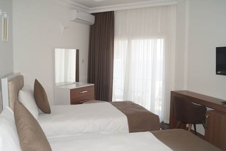 Room 3 of 21