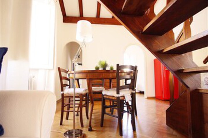 Room 23 of 28