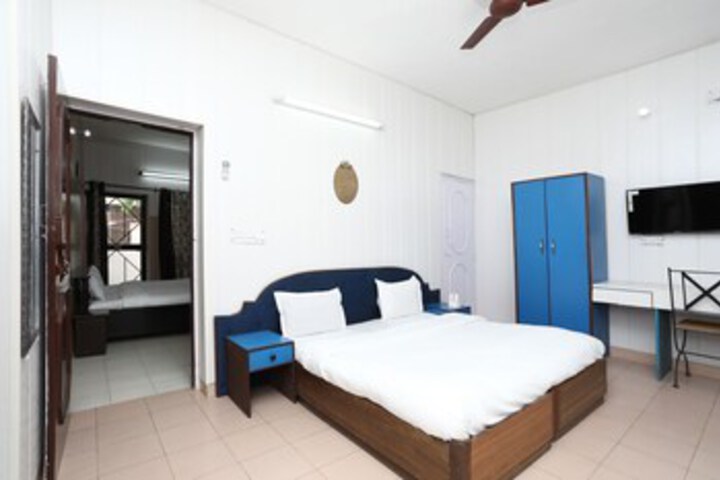 Room 10 of 25