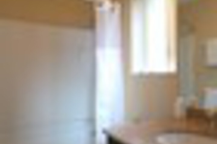 Room 803 of 984