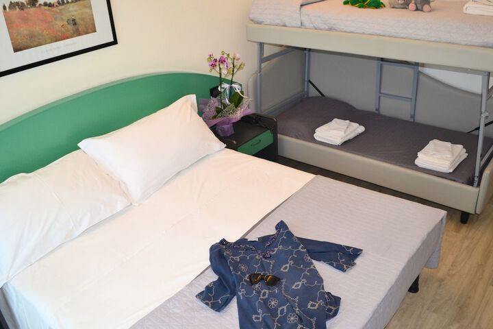 Room 18 of 37