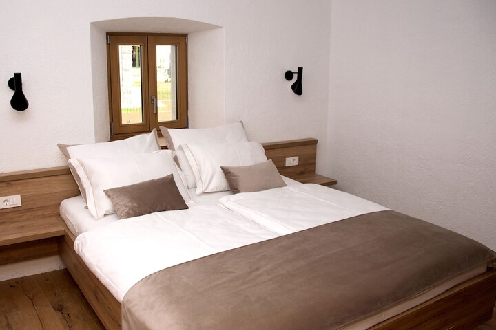 Room 5 of 120