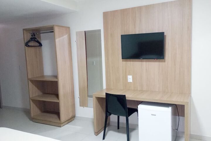 Room 15 of 42
