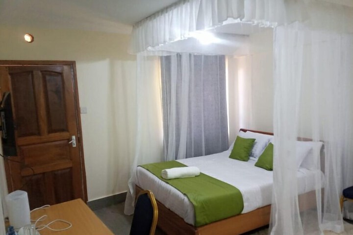 Room 6 of 26