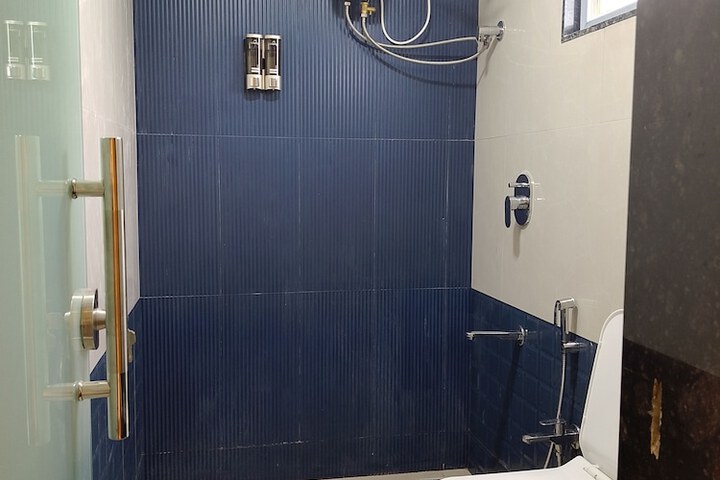 Room 45 of 62