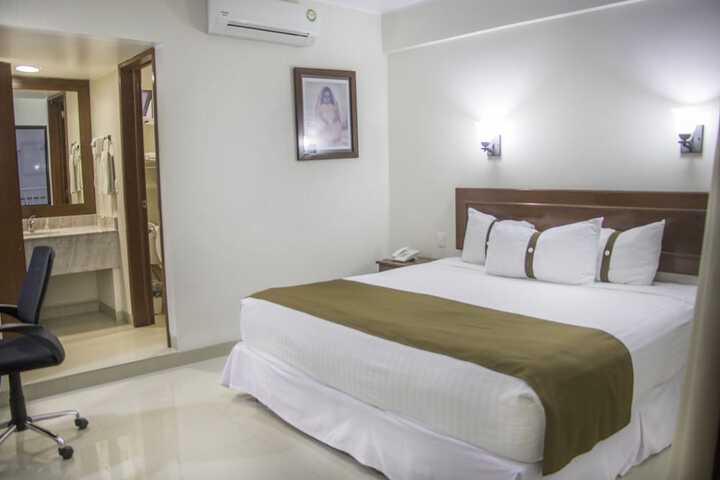 Room 26 of 74
