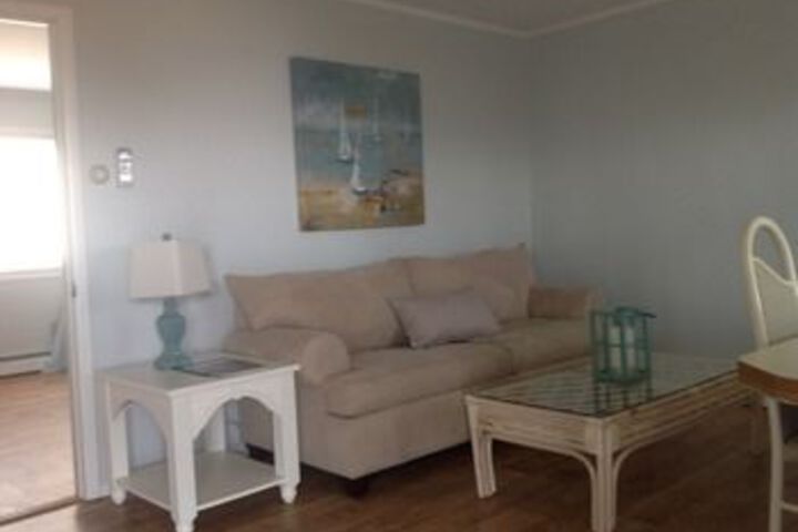 Room 6 of 25