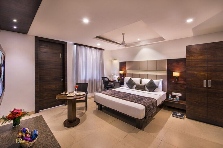 Room 10 of 26