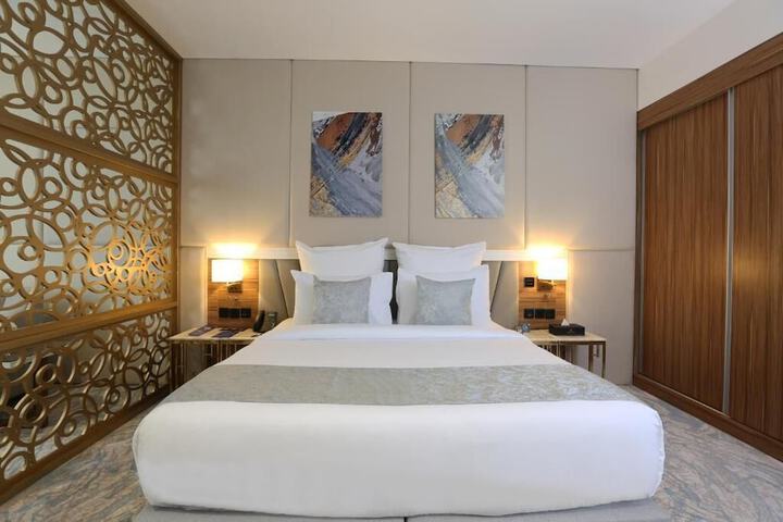 Room 34 of 43