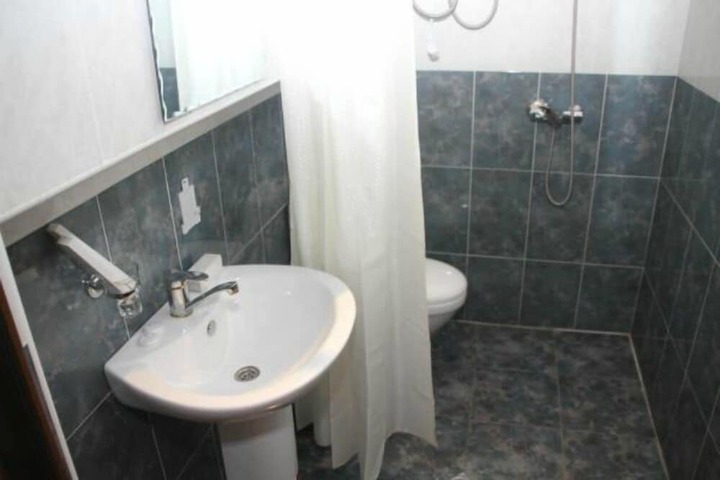 Room 18 of 35