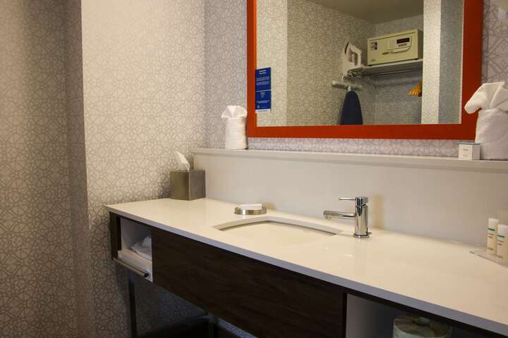 Room 172 of 204