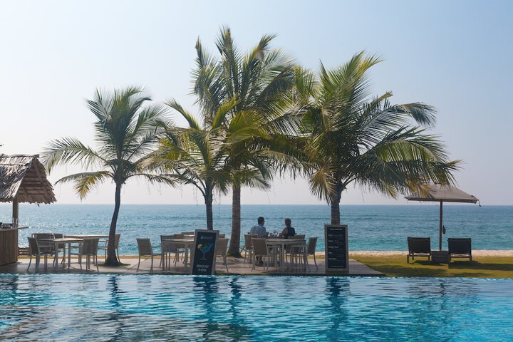 Hotel with Pool