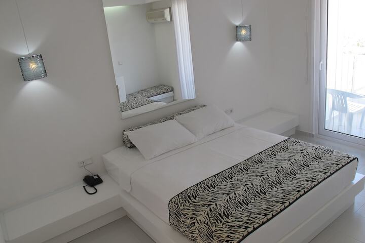 Room 6 of 22