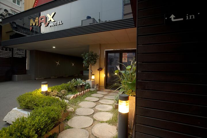 Hotel 76 of 77