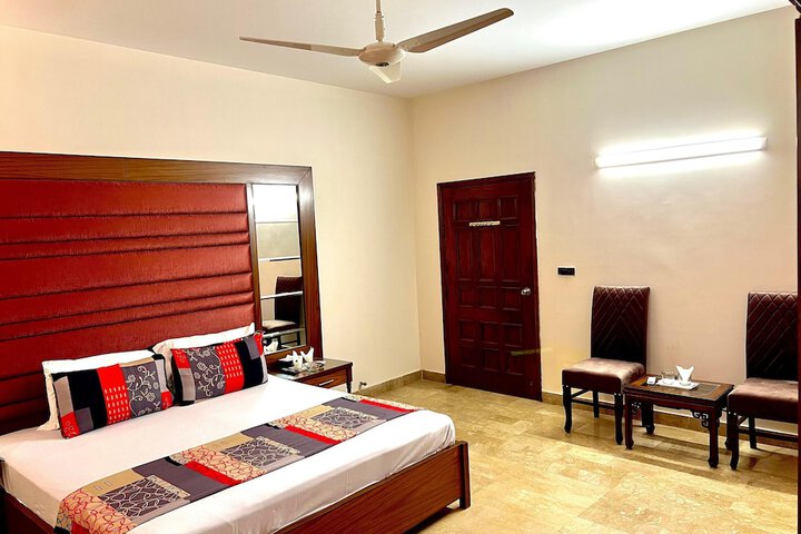 Room 3 of 7
