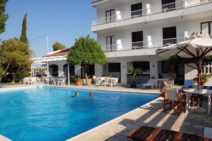 Hotel Pool