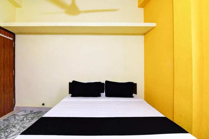 Room 4 of 16