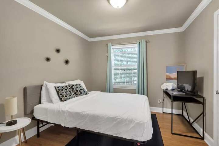 Room 5 of 13