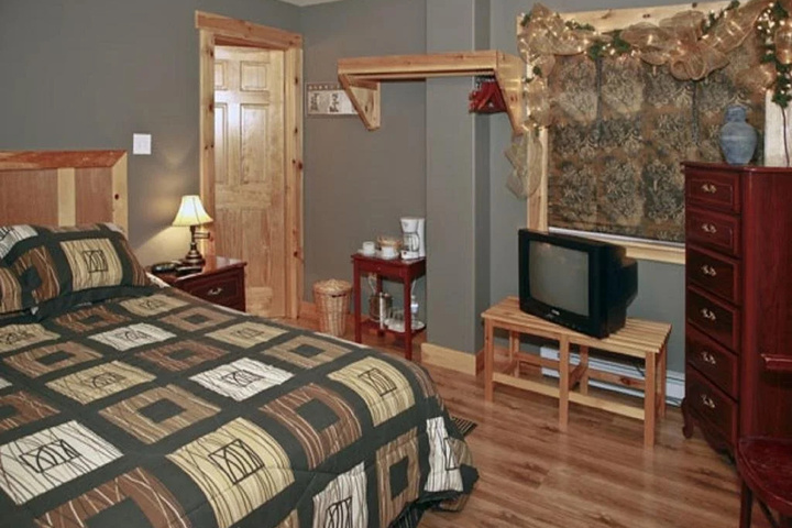 Room 6 of 16