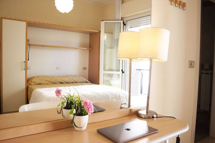 Room 13 of 102