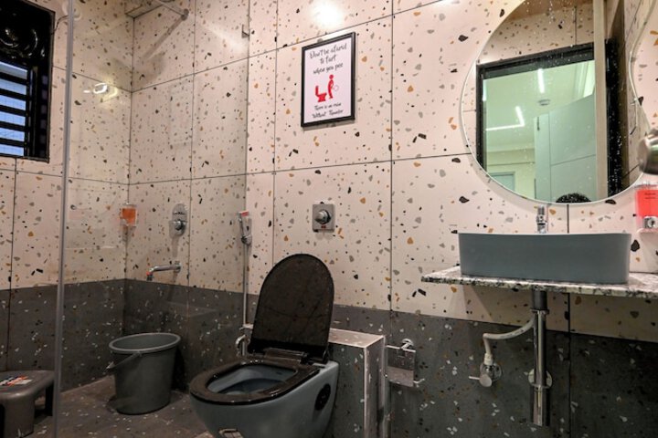 Room 18 of 22