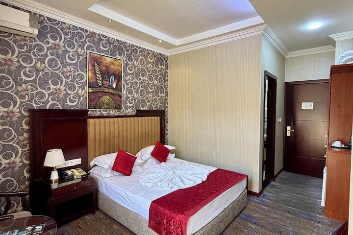 Room 8 of 43