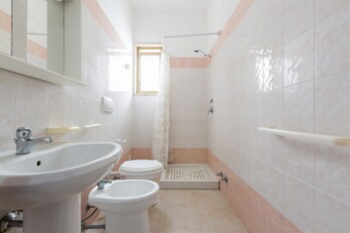 Room 4 of 113