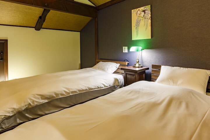 Room 34 of 111