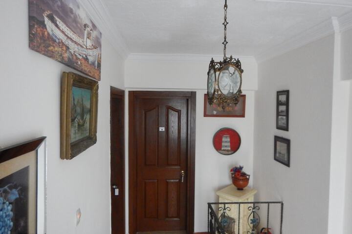 Ballroom/Hall 75 of 92
