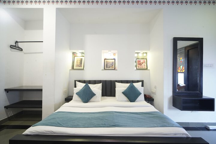 Room 27 of 65