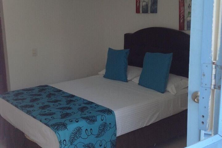 Room 16 of 64