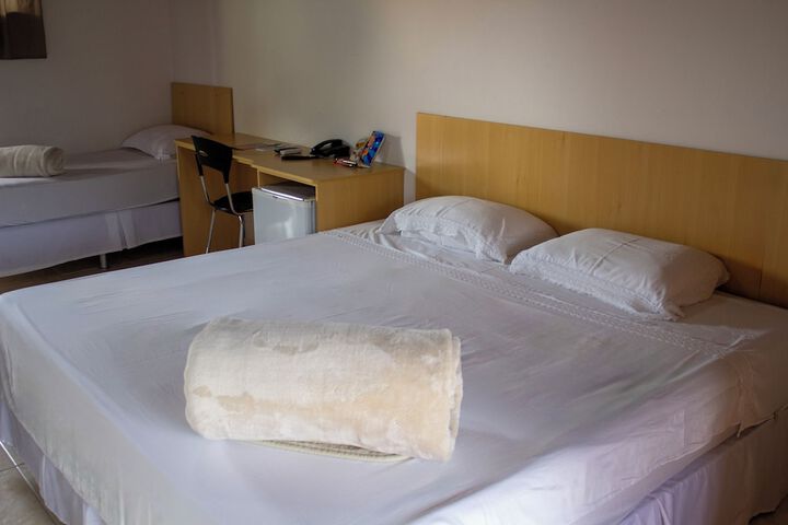 Room 8 of 12