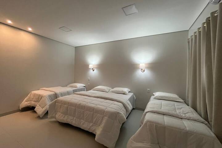Room 5 of 16